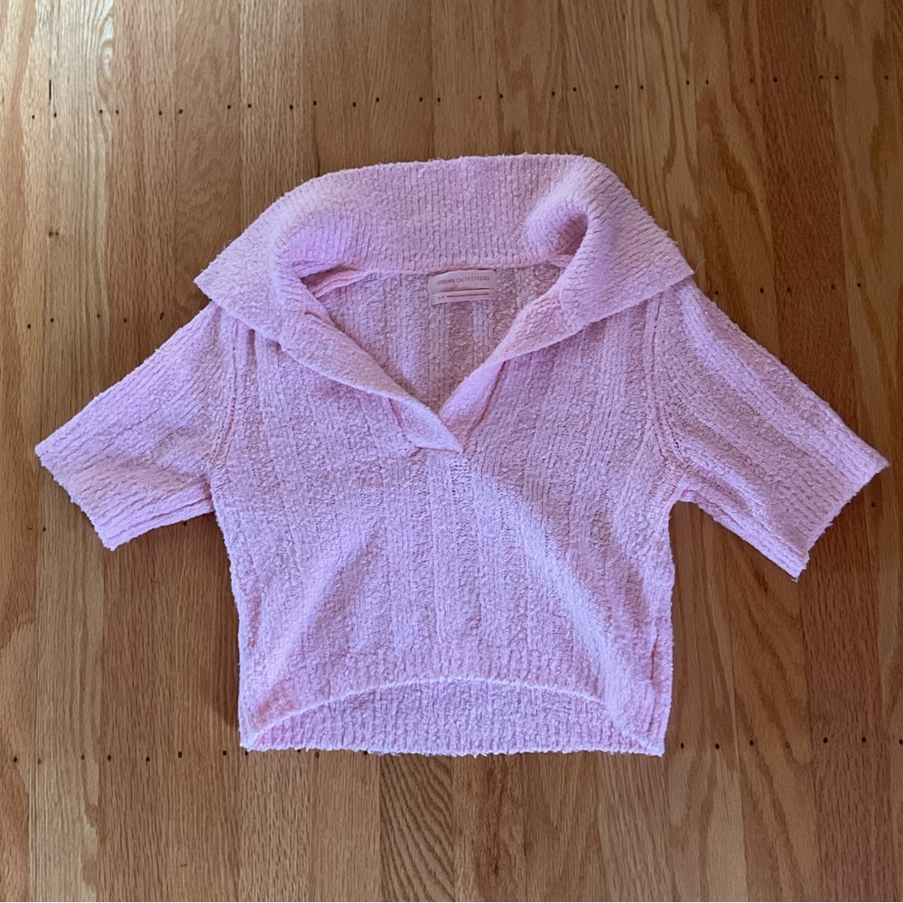Small Urban Outfitters knitted pink collard crop top, worn a few times